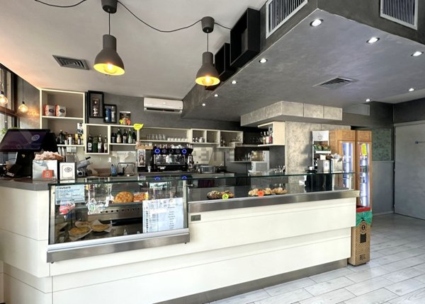 negozio in vendita a Pavia in zona Centro Città