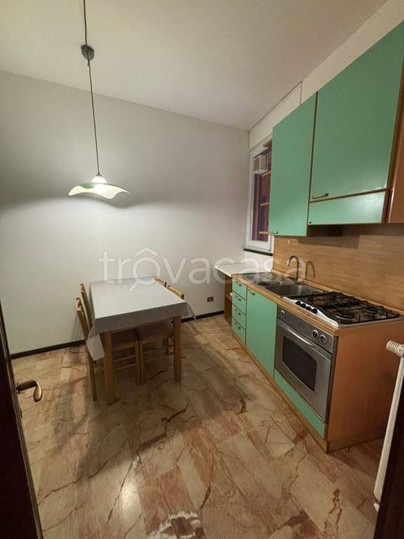 appartamento in vendita a Pavia in zona Centro Città