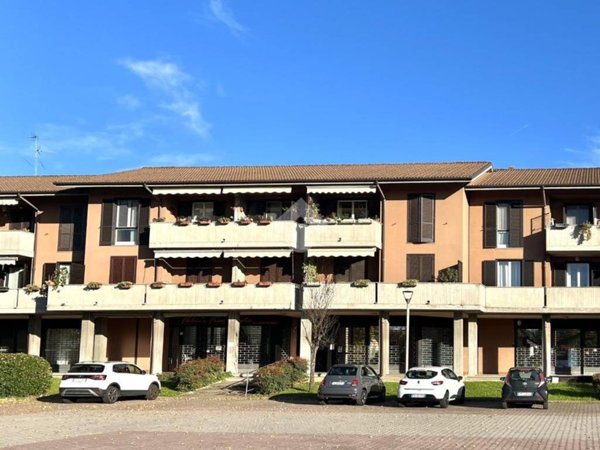 appartamento in vendita a Pavia in zona Vallone