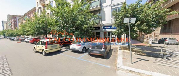 negozio in vendita a Pavia in zona Viale Della Libertà