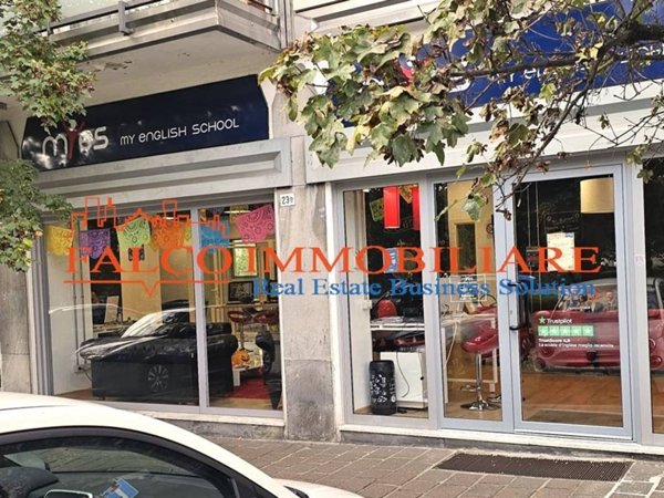 negozio in vendita a Pavia in zona Viale Della Libertà