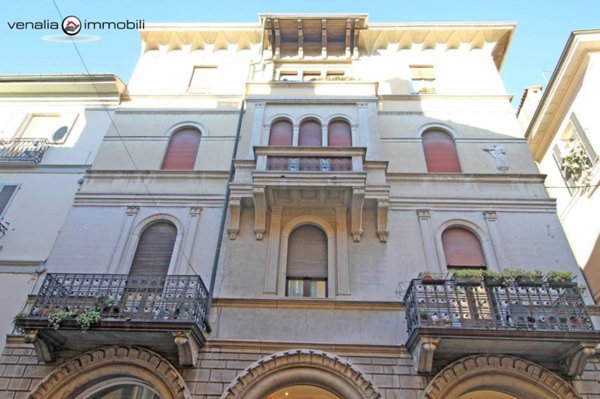 appartamento in vendita a Pavia in zona Centro Città