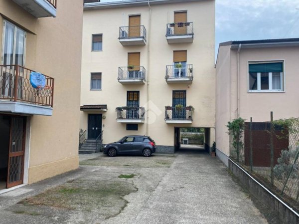 appartamento in vendita a Pavia in zona Fossarmato