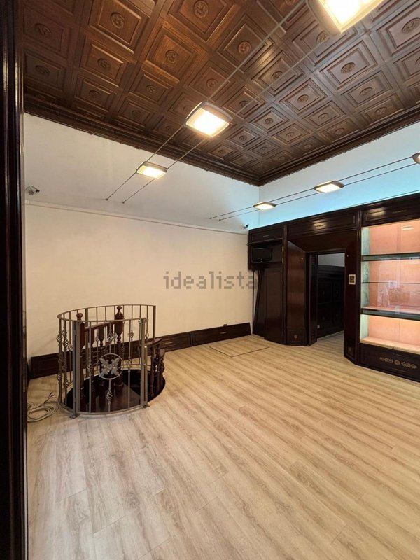 negozio in vendita a Pavia