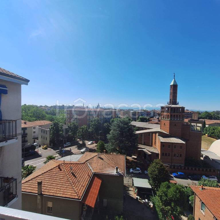 appartamento in vendita a Pavia in zona Policlinico