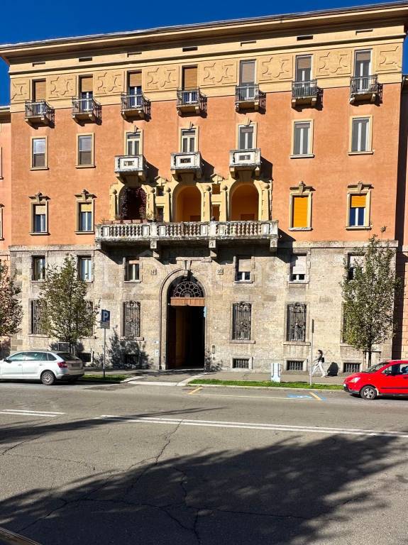 appartamento in vendita a Pavia in zona Centro Città