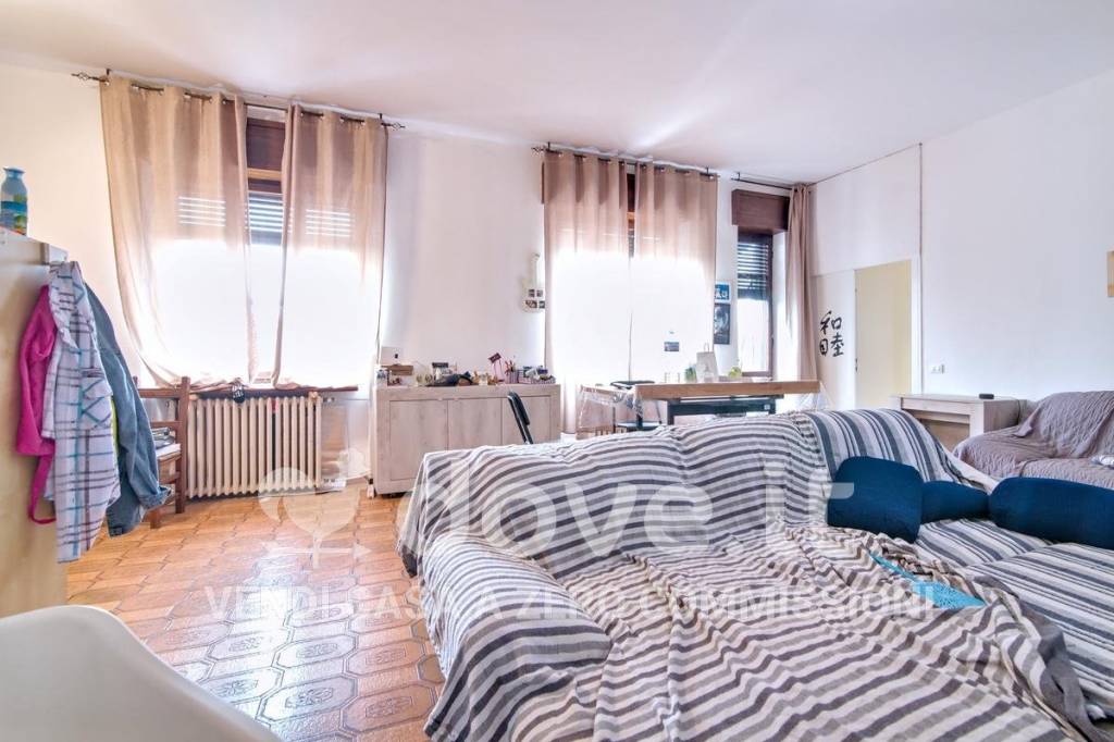 appartamento in vendita a Pavia in zona Centro Città