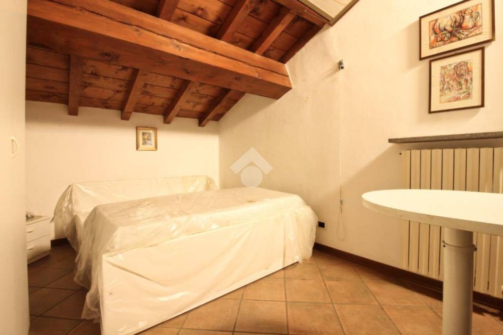 appartamento in vendita a Pavia in zona Vallone