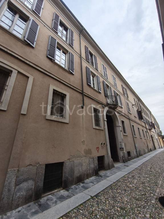 appartamento in vendita a Pavia in zona Centro Città