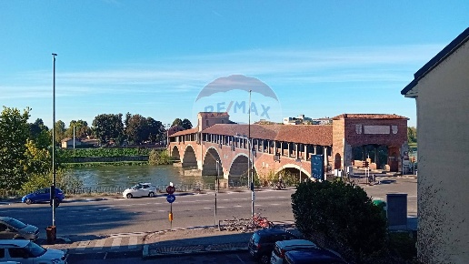 appartamento in vendita a Pavia in zona Centro Città