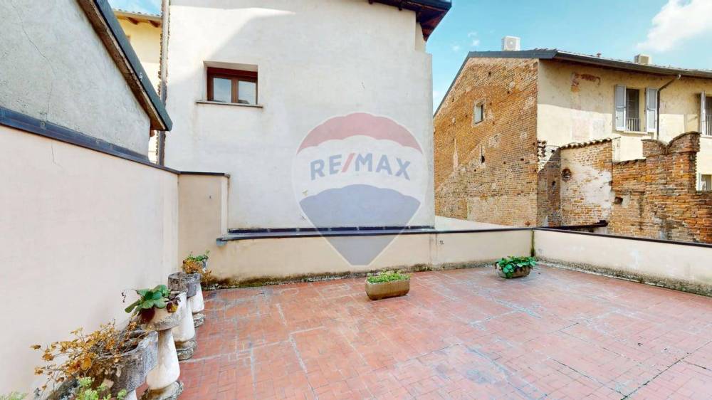 appartamento in vendita a Pavia in zona Centro Città