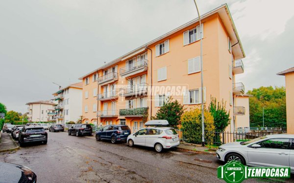 appartamento in vendita a Pavia in zona Pompieri