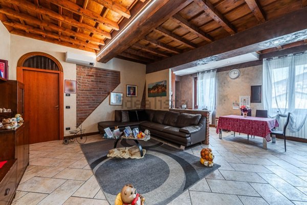 appartamento in vendita a Pavia in zona Centro Città