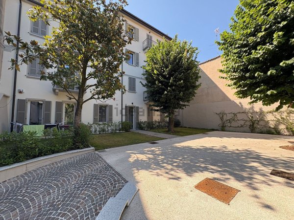appartamento in vendita a Pavia in zona Centro Città