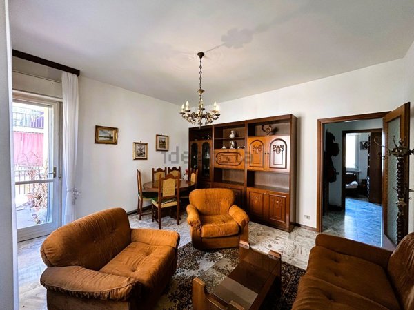 appartamento in vendita a Pavia in zona Vallone