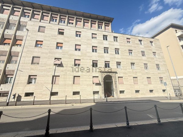 appartamento in vendita a Pavia in zona Centro Città