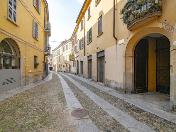 appartamento in vendita a Pavia in zona Centro Città
