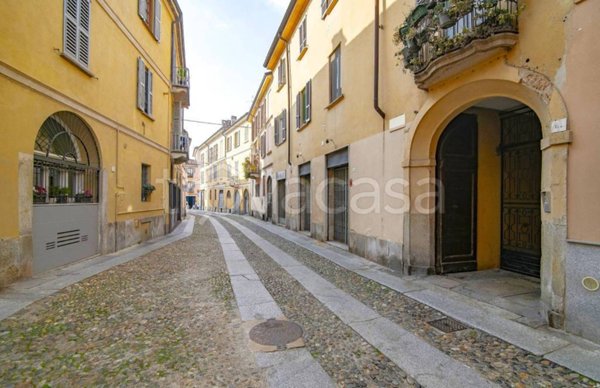 appartamento in vendita a Pavia in zona Centro Città