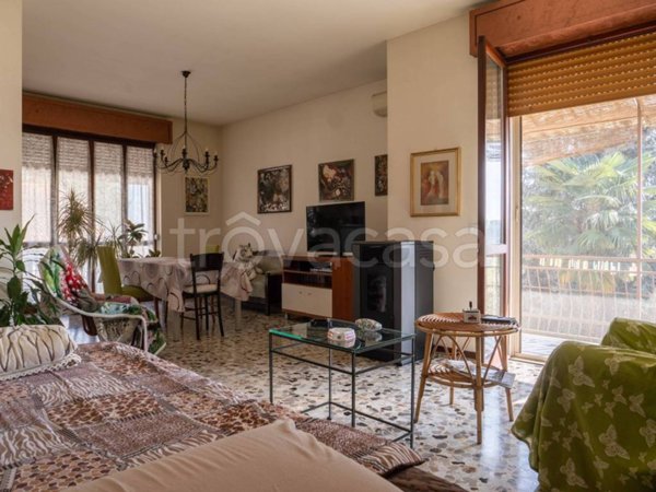 casa indipendente in vendita a Pavia in zona Mirabello