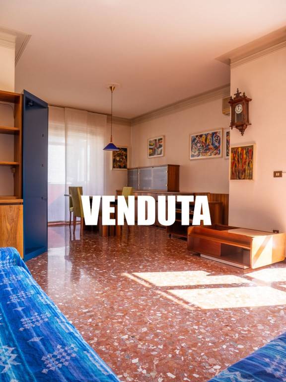 casa indipendente in vendita a Pavia in zona Mirabello