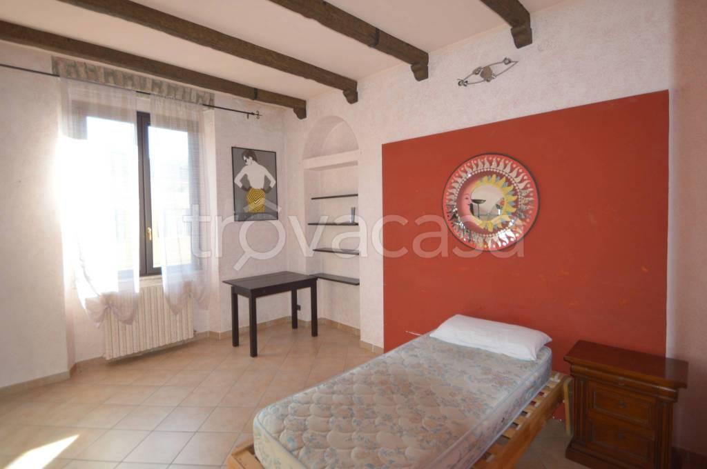 appartamento in vendita a Pavia in zona Borgo Ticino