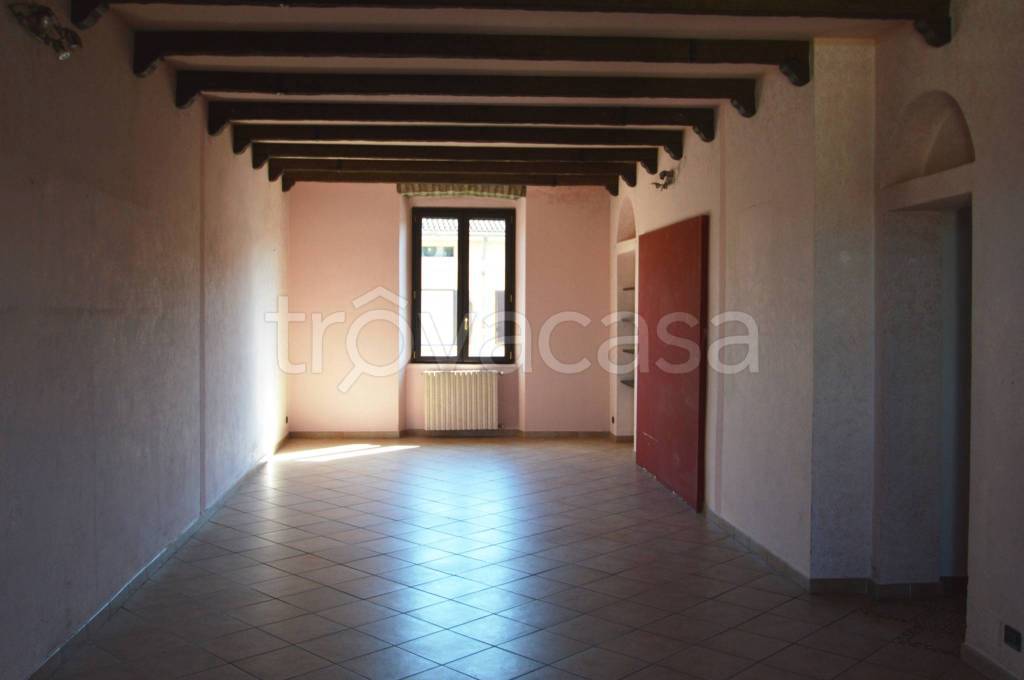 appartamento in vendita a Pavia in zona Borgo Ticino