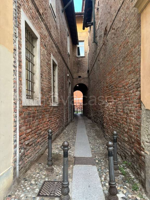 appartamento in vendita a Pavia in zona Centro Città