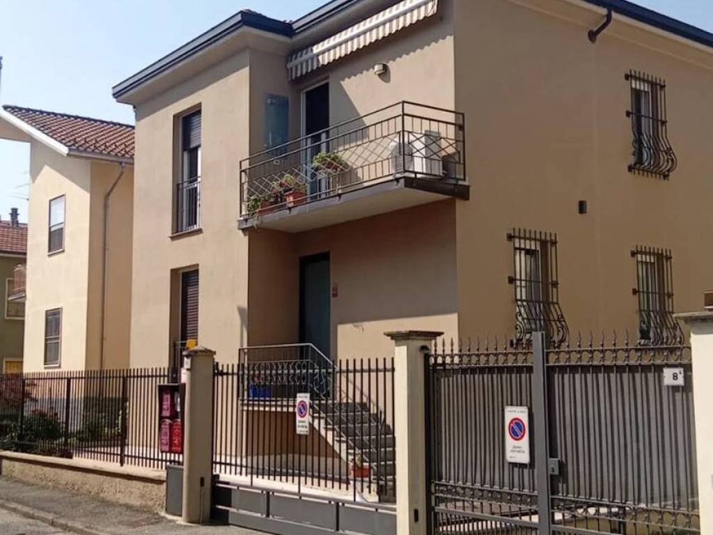 casa indipendente in vendita a Pavia in zona Mirabello