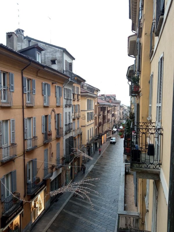 appartamento in vendita a Pavia in zona Centro Città