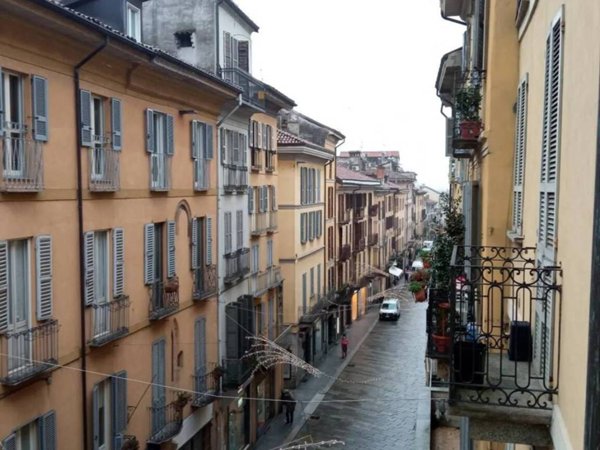 appartamento in vendita a Pavia in zona Centro Città