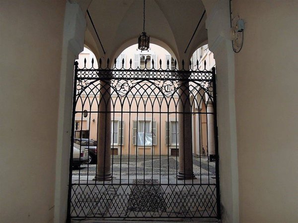 appartamento in vendita a Pavia in zona Centro Città