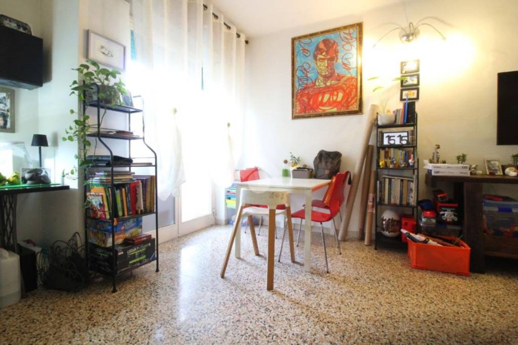 appartamento in vendita a Pavia in zona Vallone