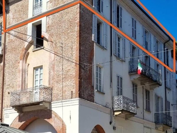 appartamento in vendita a Pavia in zona Centro Città