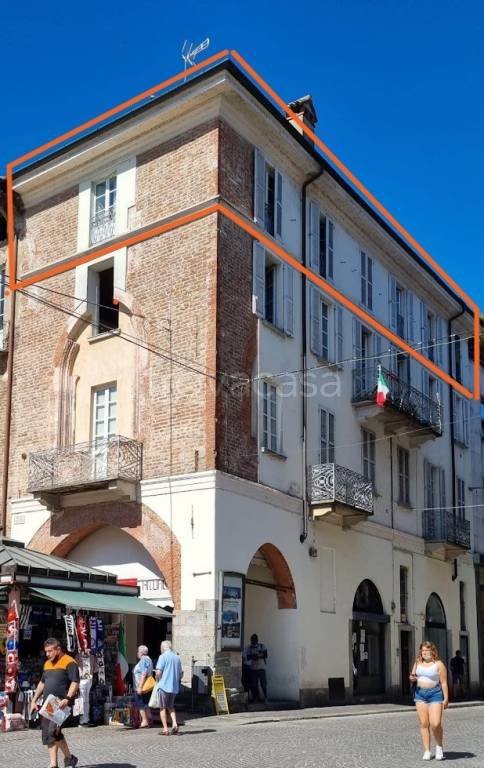 appartamento in vendita a Pavia in zona Centro Città