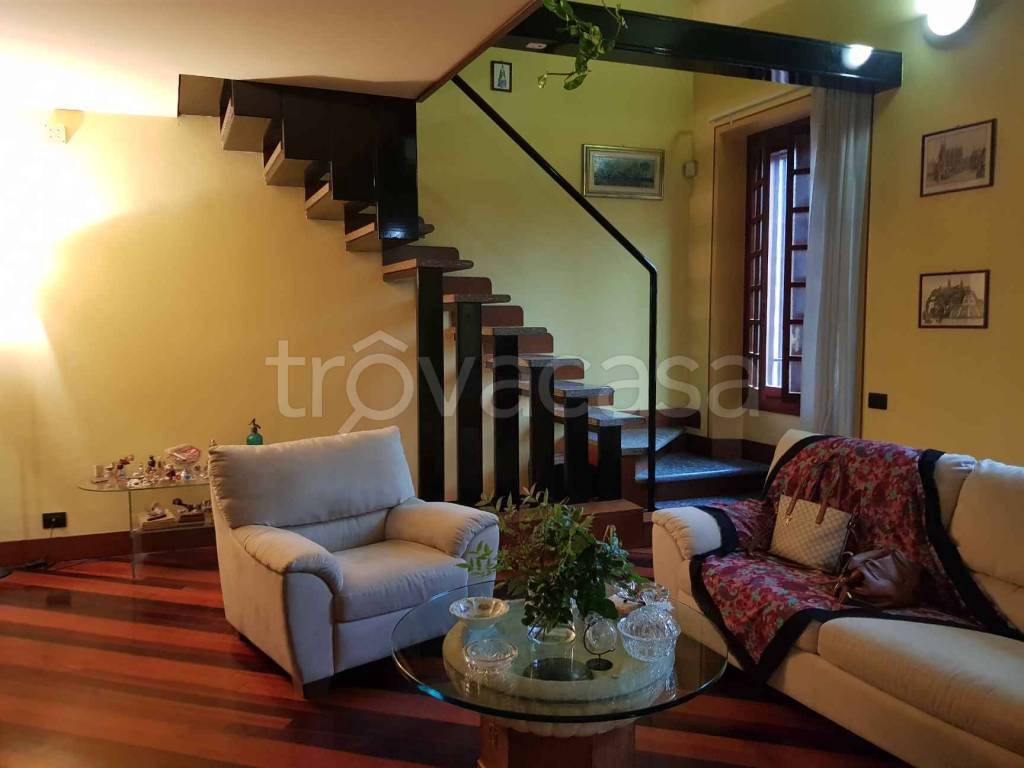 appartamento in vendita a Pavia in zona Centro Città