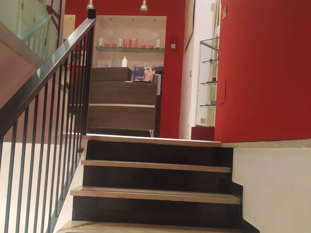 negozio in vendita a Pavia