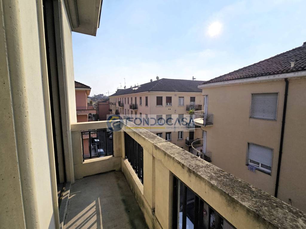 appartamento in vendita a Pavia in zona Centro Città