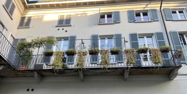 appartamento in vendita a Pavia in zona Centro Città