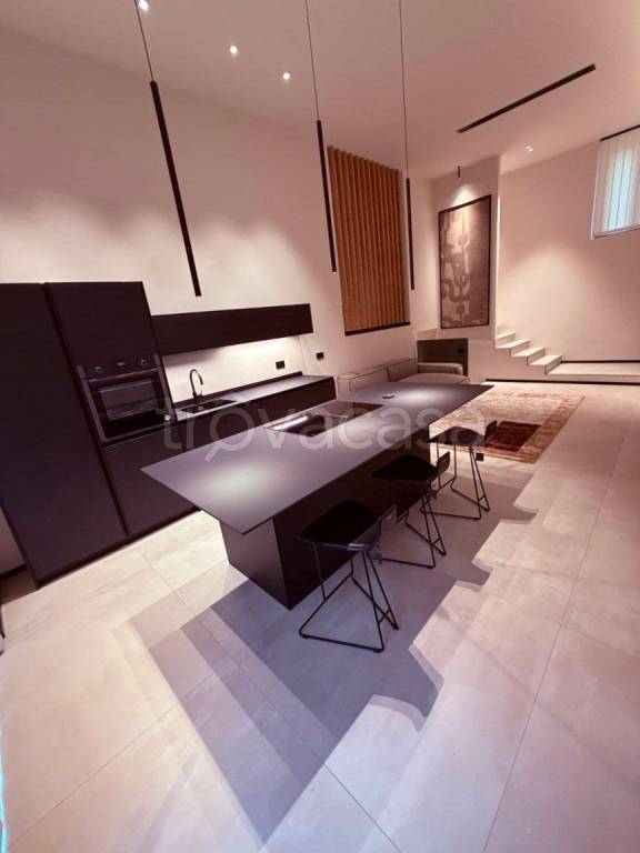 appartamento in vendita a Pavia in zona Centro Città