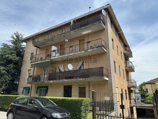 appartamento in vendita a Pavia in zona Centro Città