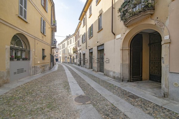 appartamento in vendita a Pavia in zona Centro Città
