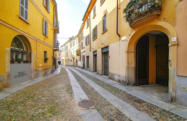appartamento in vendita a Pavia in zona Centro Città