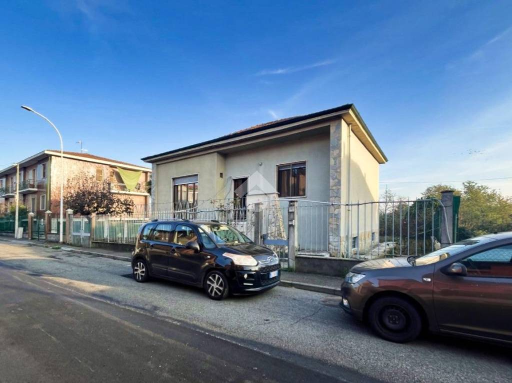 casa indipendente in vendita a Pavia