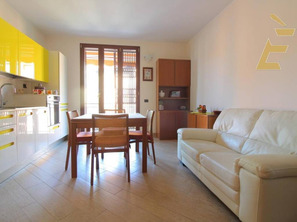 appartamento in vendita a Pavia in zona Borgo Ticino