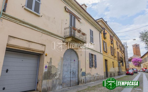 appartamento in vendita a Pavia in zona Centro Città