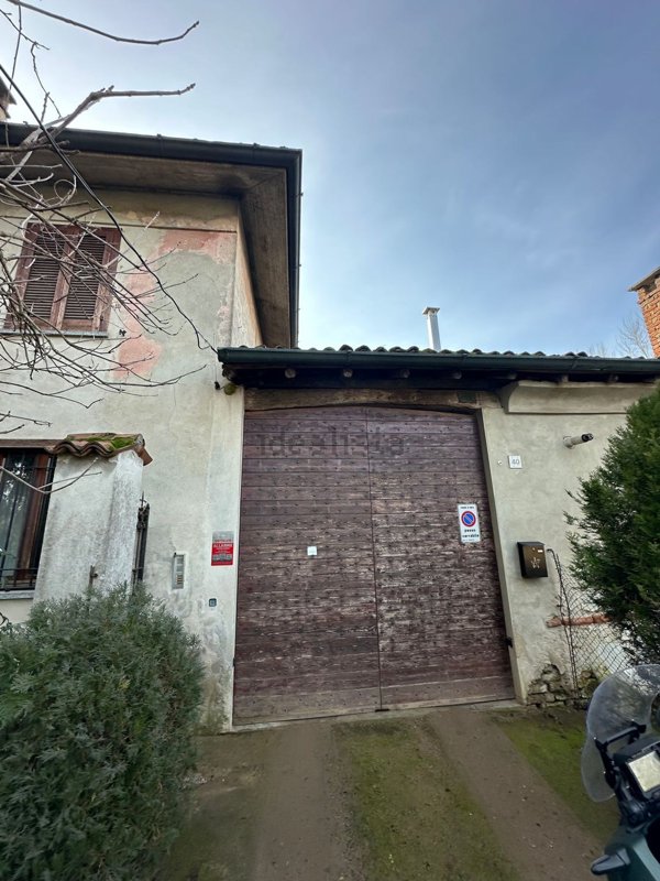 locale di sgombero in vendita a Pavia in zona Centro Città