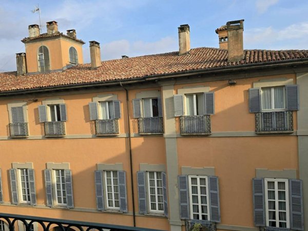 appartamento in vendita a Pavia in zona Centro Città