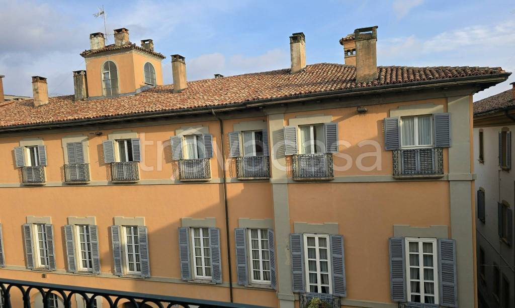 appartamento in vendita a Pavia in zona Centro Città