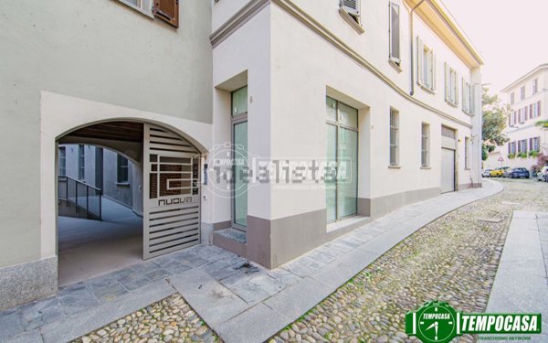 locale commerciale in vendita a Pavia in zona Centro Città