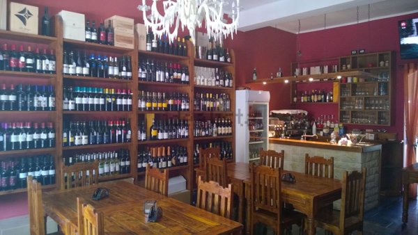 negozio in vendita a Pavia